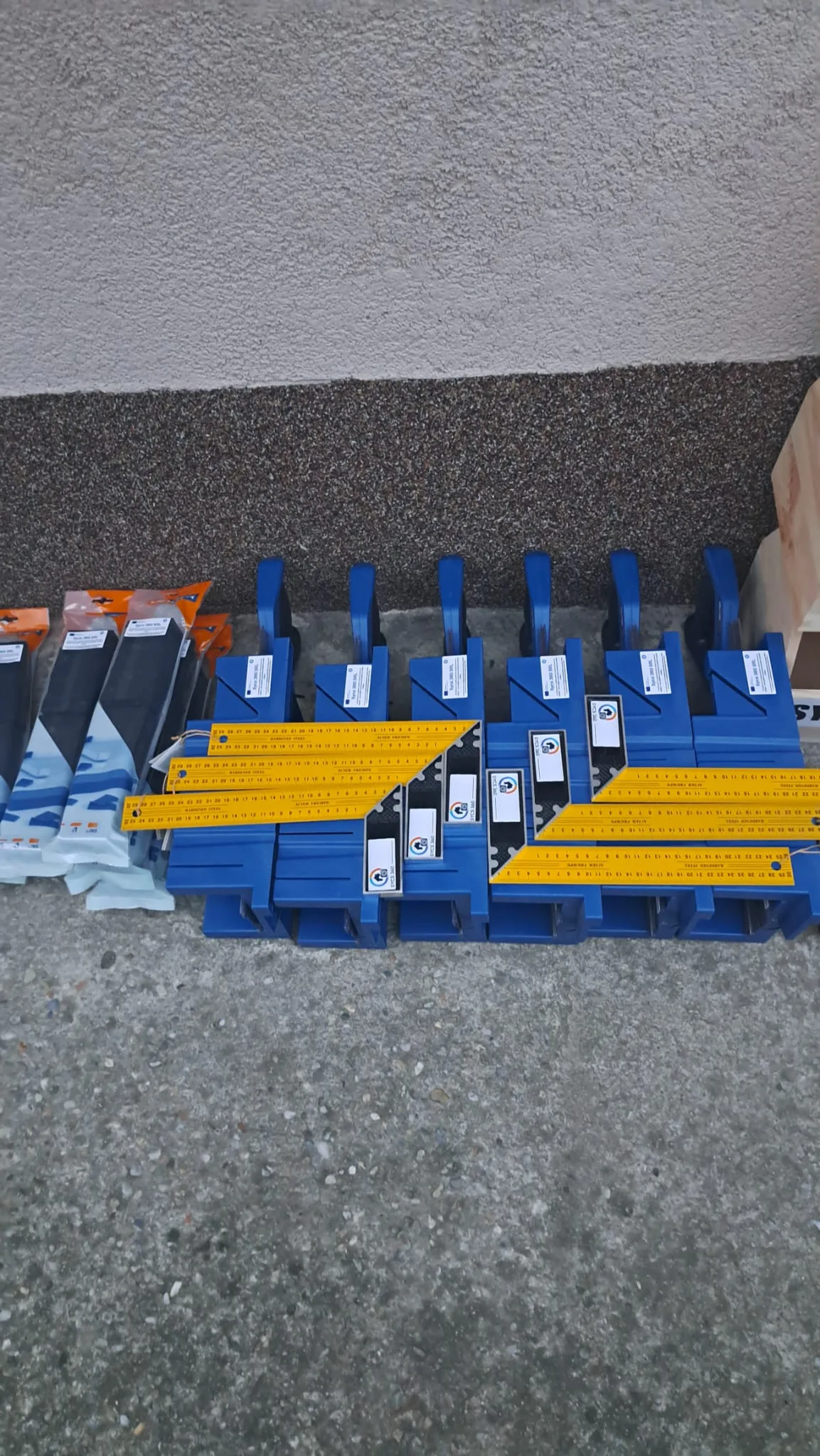 Nivele cu bulă din dotarea truselor de parchetar